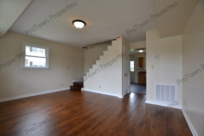 Photo - 11 E Zarley Blvd