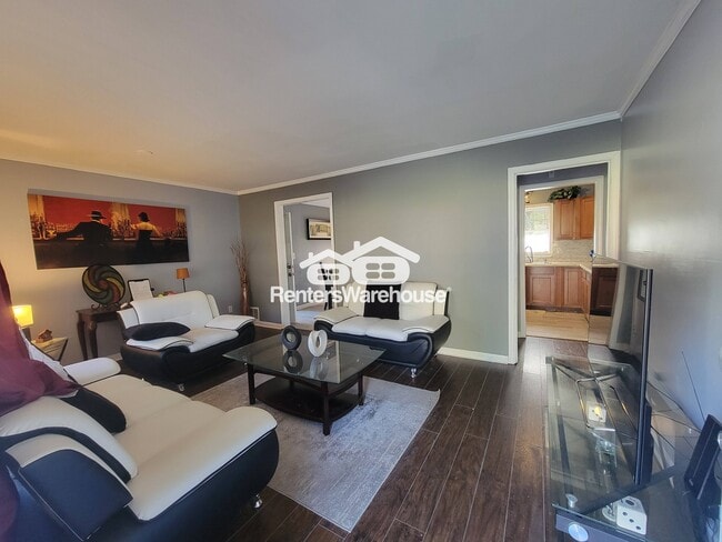 Photo - 3566 Highwood Dr SW