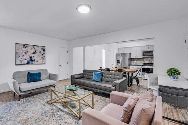 Photo - 979 SW 11th St Unidad ID1323999P