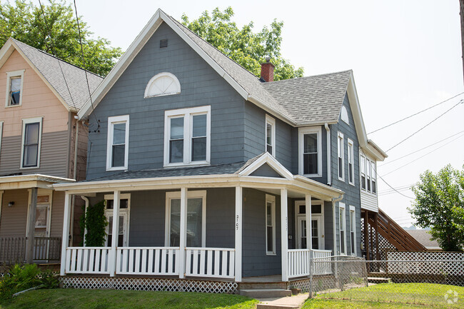 Building Photo - 2017 Windsor Ave Rental