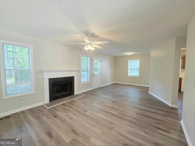 Photo - 232 Hampton Dr