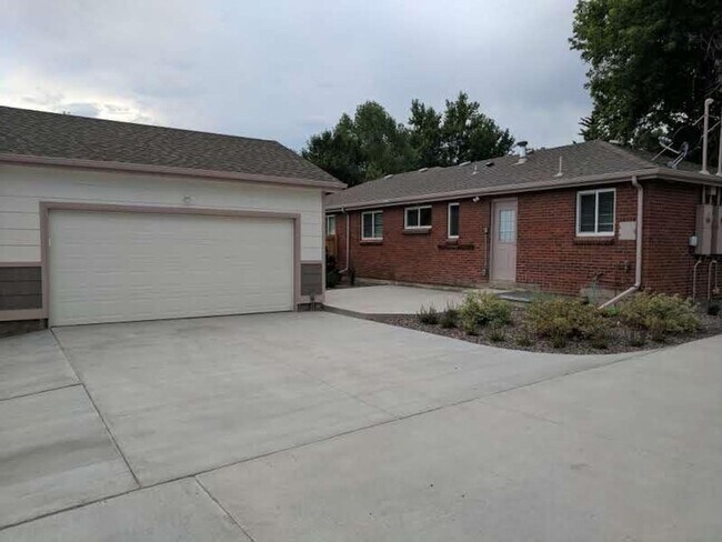 Photo - Garland Street Apartments Unit 2110