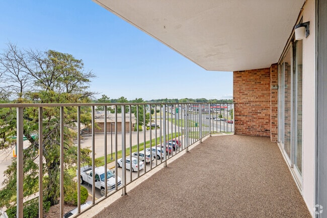 2BR, 2BA - 1,240SF - Balcony