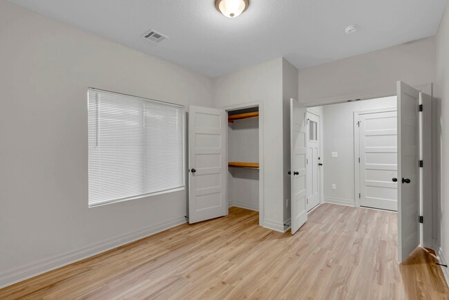 Photo - 1932 E Village Estates Dr