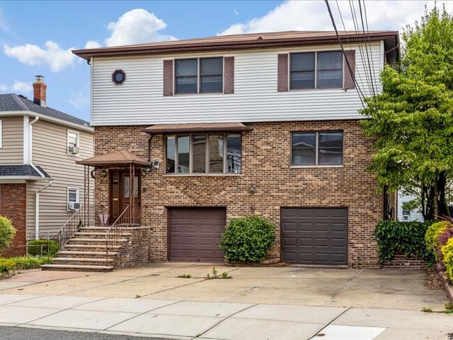 Building Photo - 229 Newark Ave Unit 1 FL