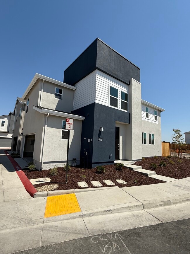 Photo - 1104 Ashera St