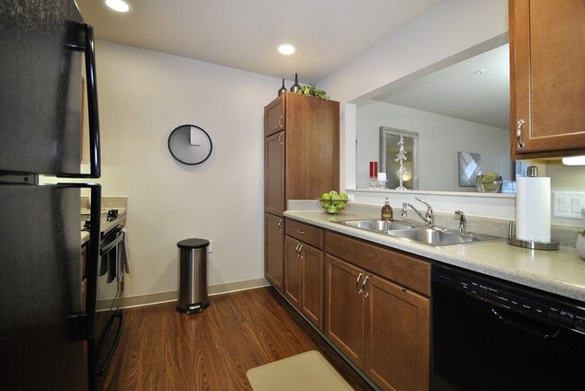 Photo - 3215 W Mt Hope Ave