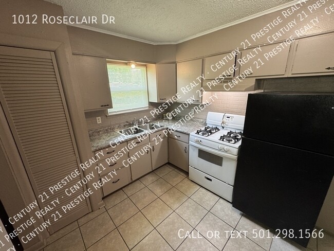 Photo - 1012 Roseclair Dr