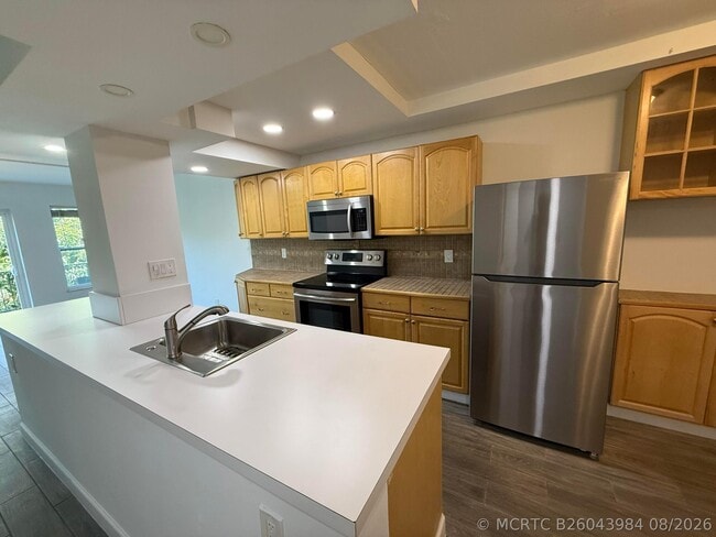 Building Photo - 640 Tennis Club Dr Unit 307