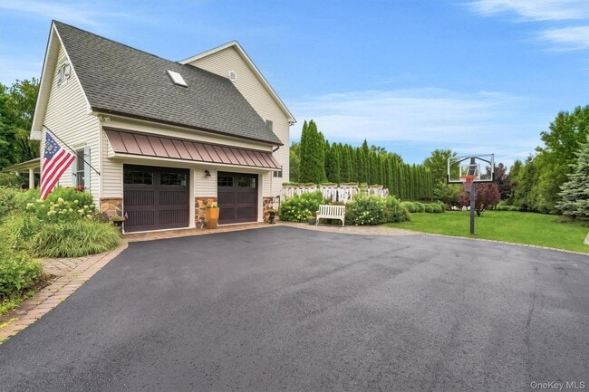 Photo - 3 Canterbury Ln
