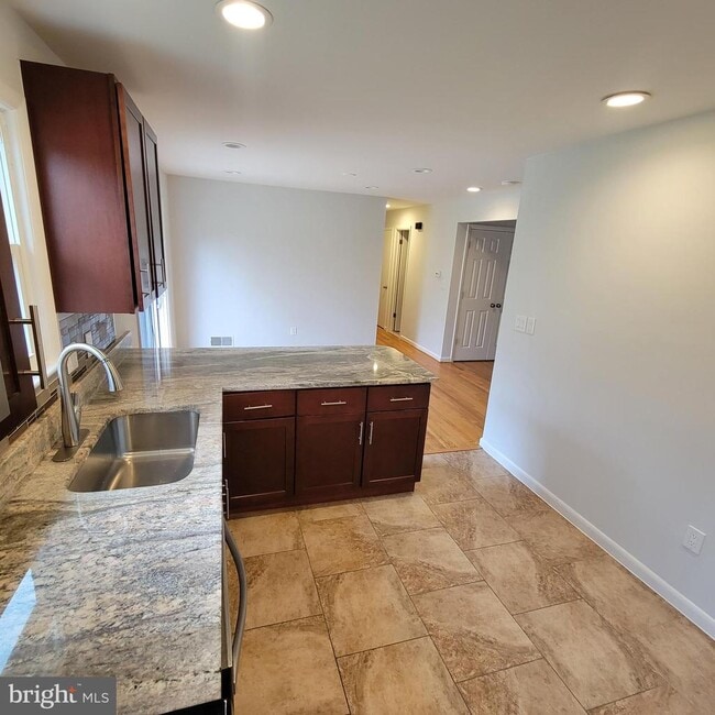 Photo - 18320 Metz Dr