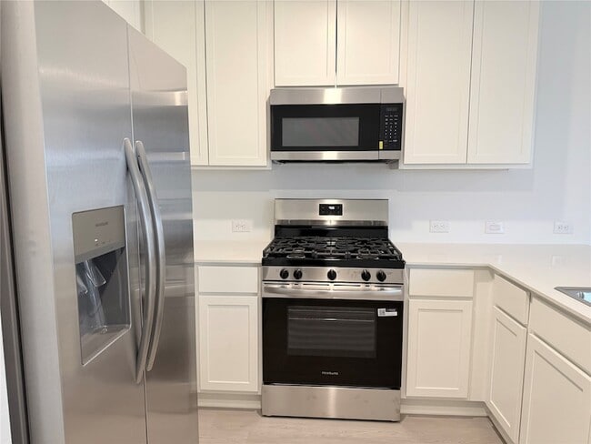 Building Photo - 447 Southern Magnolia Wy