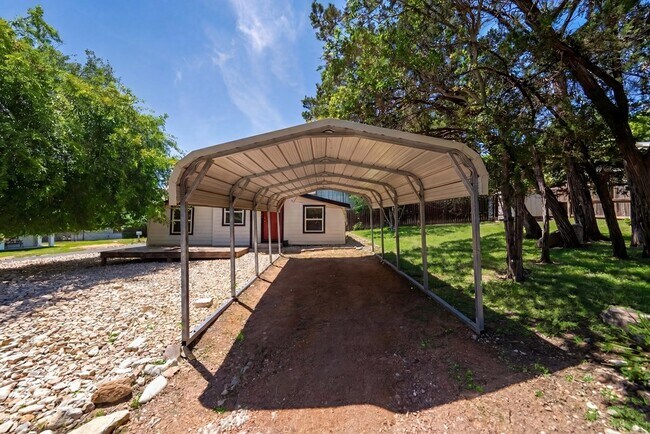 Photo - 612 Tanglewood Ln