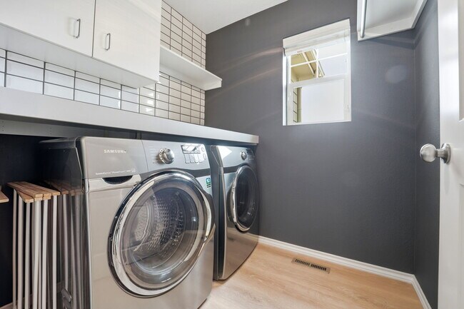 Photo - 409 Noquet Ct