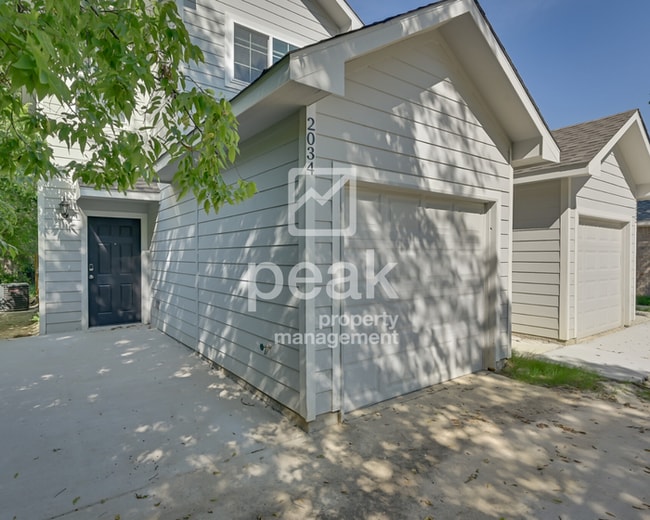 $1450! BEAUTIFUL 2 Bedroom in FORT WORTH!