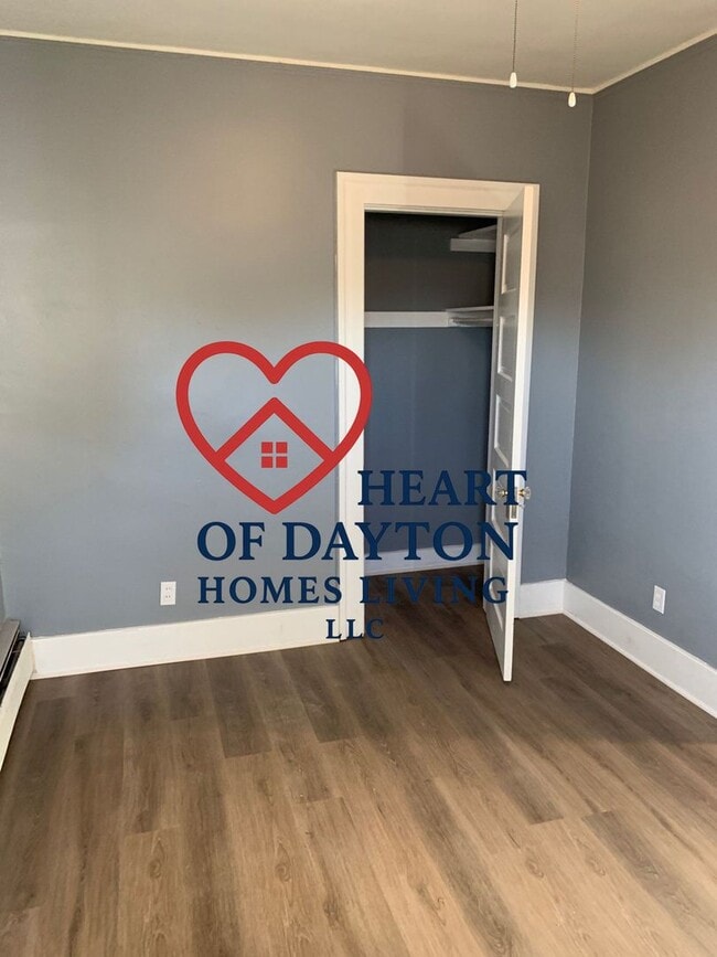 Building Photo - 1732A E 3rd Unit 1732 A E 3RD