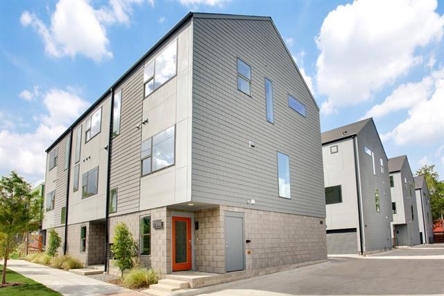 Photo - 427 W 10th St