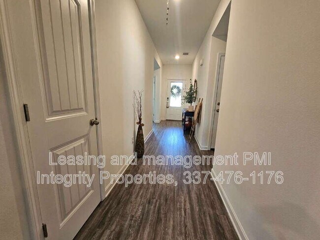 727 LAMBOT AVE