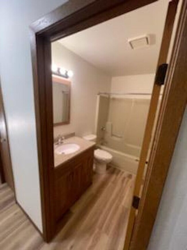 Photo - Golden Sands Apartments