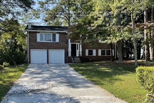 Building Photo - 215 Simpson Dr NE Rental