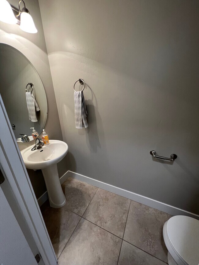 Photo - 1612 Venetian Way