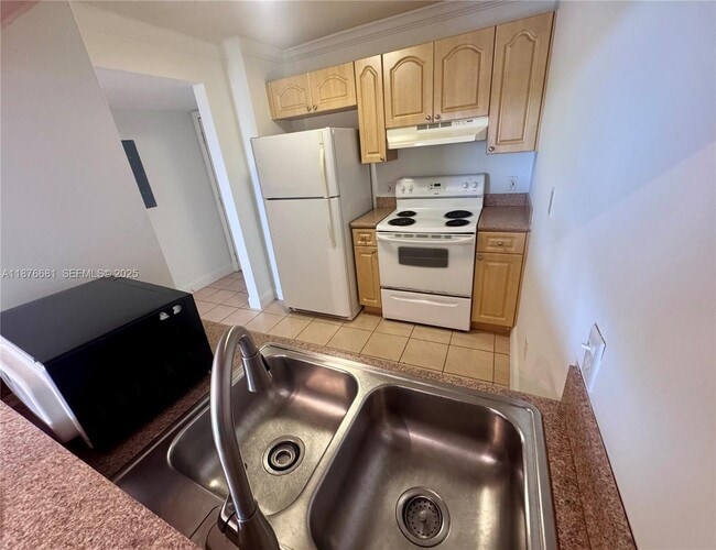 Photo - 102 SW 6th Ave Unit 404