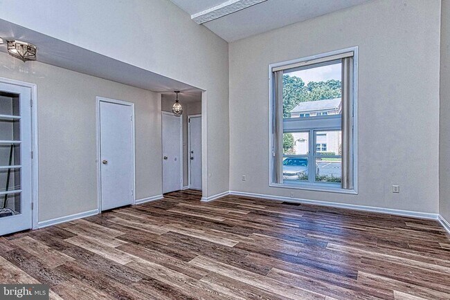 Photo - 8467 Ivy Glen Ct