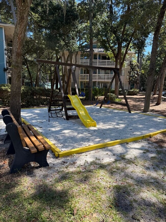 Photo - Walking Distance to the Beach - Fiddlers C...