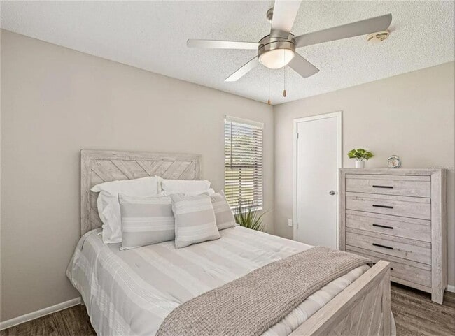 Photo - 1001 Center Rd