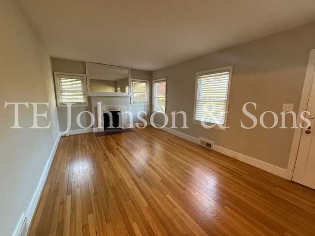 Photo - 864 Fenimore St