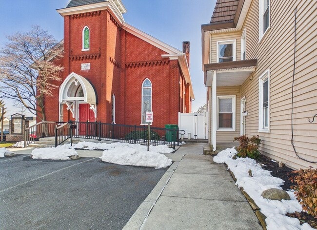 Building Photo - 1099 2nd St Unit 1099 S 2nd St #1