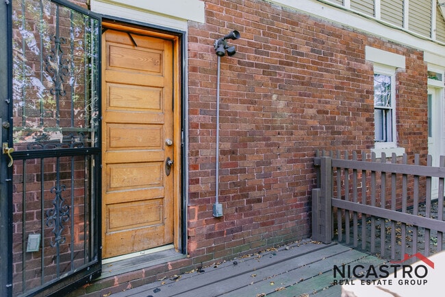 Photo - 182 E Lane Ave