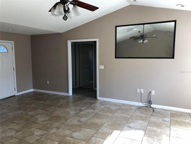 Photo - 616 E 1st St