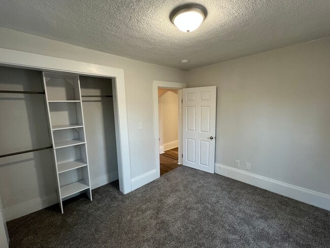 Photo - Beautiful 2 Bedroom 1 Bath House