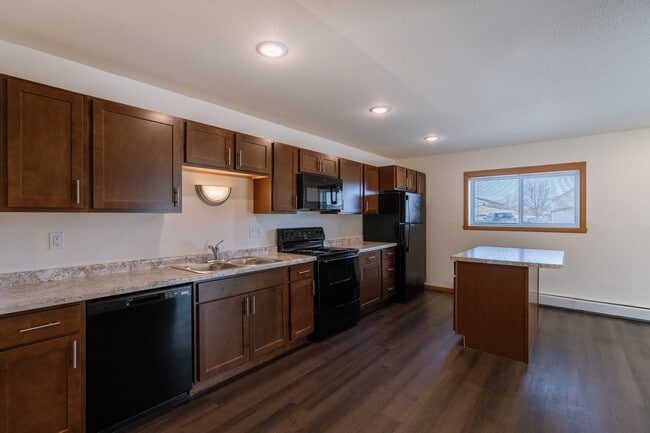 Fargo, ND Westwood Apartments | Kitchen