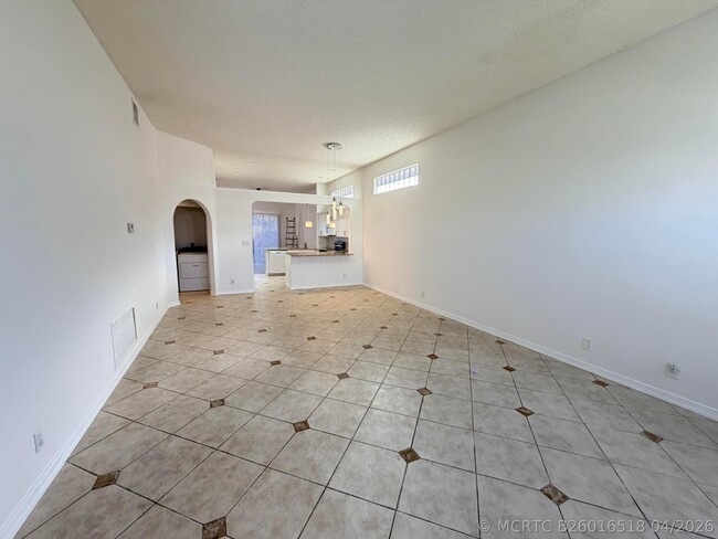 133 Woodlake Cir