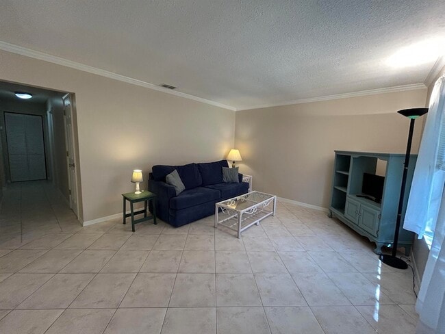4 Brigantine Ct