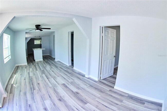 Photo - 3917 E Hanna Ave