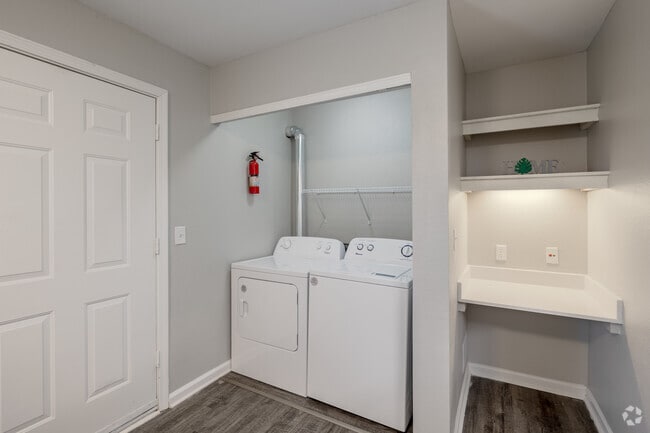 2BR, 2BA - 1,110SF - Laundry