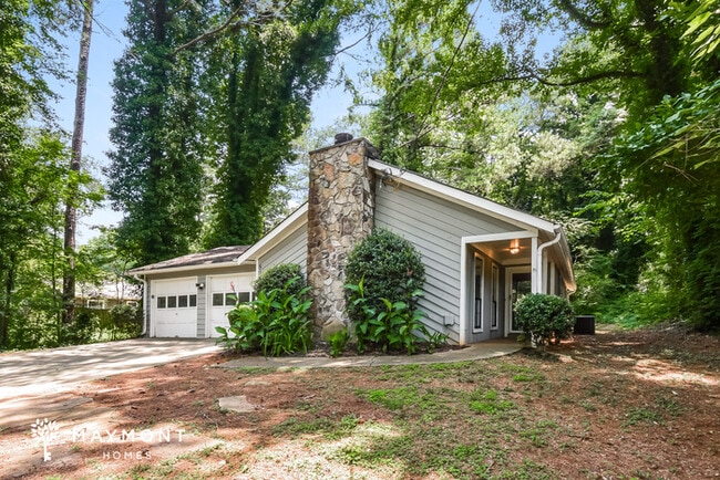 Photo - 512 Oak Rd SW