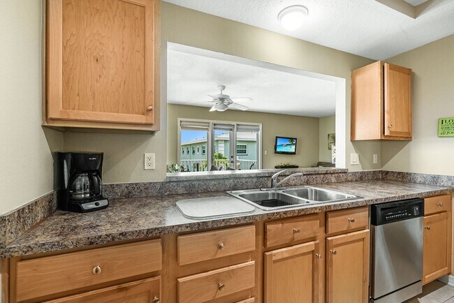 Photo - Palms at Waters Edge 3336-J8 Unit 3336 N Key Drive, J8