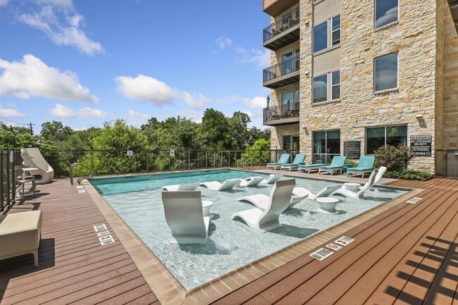 Building Photo - 1900 Barton Springs Rd Unit 3013