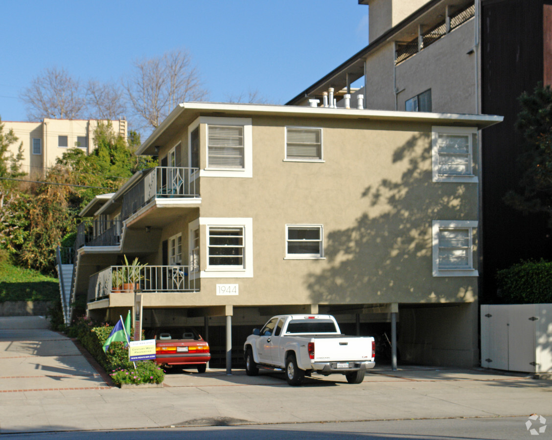 1940 Beverly Glen Blvd - 1940 Beverly Glen Blvd Apartments