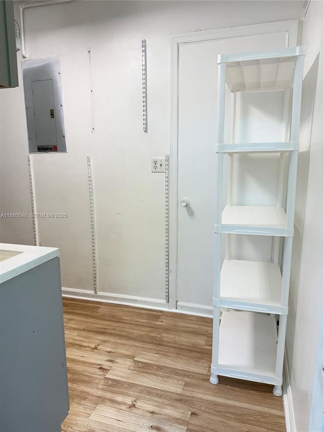 Building Photo - 6840 Martin Rd