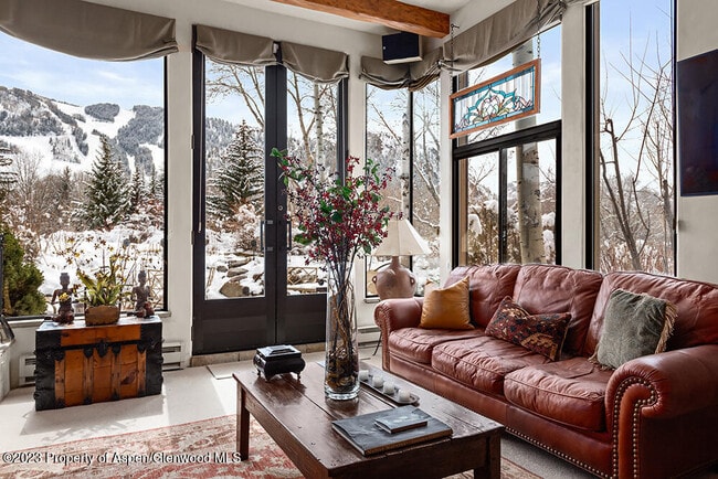 Photo - 155 Lone Pine Rd