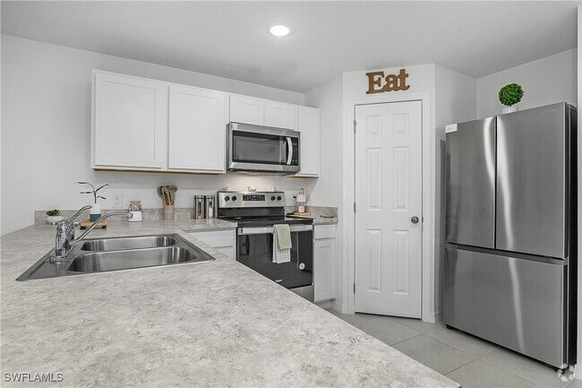 Building Photo - 3611 39th St SW Rental