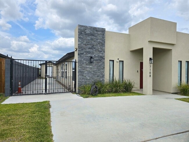7108 EL MESON DR