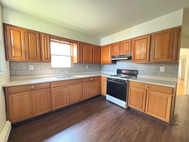 Building Photo - 146 Broadway Unit 1R Rental