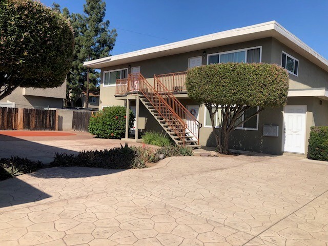 Photo - 1100-1108 E Lexington Ave Apartamentos