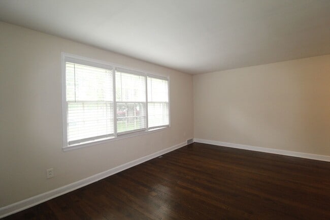 2702 Howell Terrace